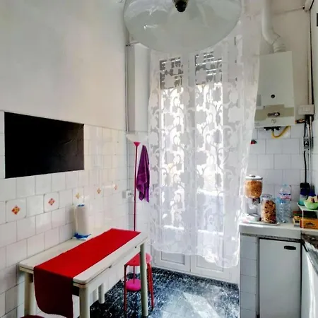 Aris Central House אכסניה מילאנו